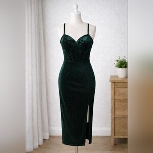 NWT Elegant Strapless Velvet Dress in Deep Green